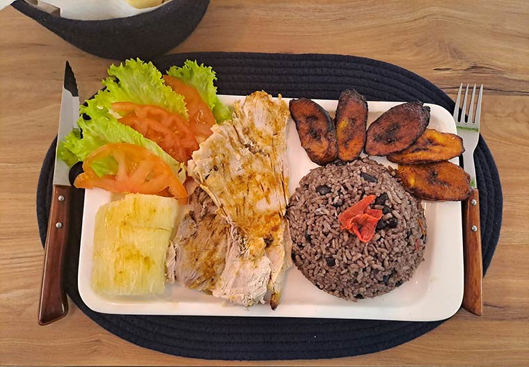 plato combinado cubano