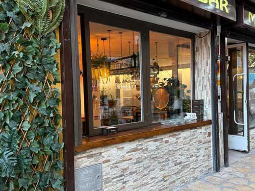 ventanas café Brihuega (desde el exterior)